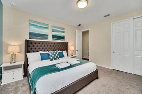 Avenger's, Frozen and Alice in Wonderland Themed Rooms! Private Pool a