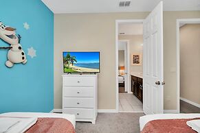 Avenger's, Frozen and Alice in Wonderland Themed Rooms! Private Pool a