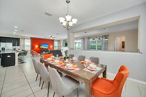 Avenger's, Frozen and Alice in Wonderland Themed Rooms! Private Pool a