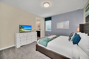 Avenger's, Frozen and Alice in Wonderland Themed Rooms! Private Pool a