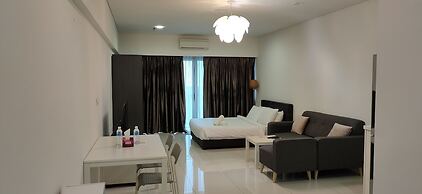 Summer Suites KLCC by Luna