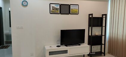 Summer Suites KLCC by Luna