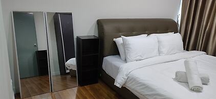 Summer Suites KLCC by Luna