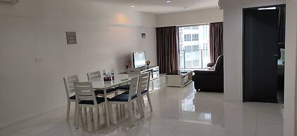 Summer Suites KLCC by Luna