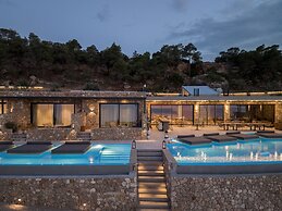 Le Grand Bleu Resort