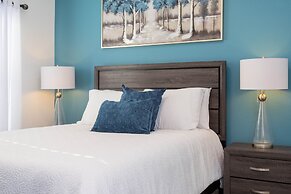 Splendid 4 Bd w/ Pool Close to Disney @ Champions Gate 1006