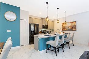 Splendid 4 Bd w/ Pool Close to Disney @ Champions Gate 1006