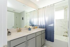 Splendid 4 Bd w/ Pool Close to Disney @ Champions Gate 1006