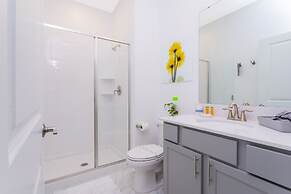 Splendid 4 Bd w/ Pool Close to Disney @ Champions Gate 1006