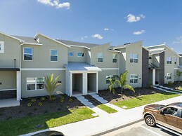 Splendid 4 Bd w/ Pool Close to Disney @ Champions Gate 1006