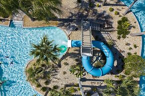 Splendid 4 Bd w/ Pool Close to Disney @ Champions Gate 1006