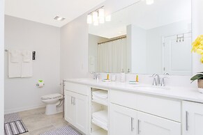 Gorgeous 3Bd 8 Guests @Storey Lake Resort Close to Disney 101 3191