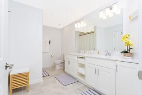 Gorgeous 3Bd 8 Guests @Storey Lake Resort Close to Disney 101 3191