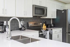 Family Friendly 2 Bd Close to Disney @ Storey Lake 105 3161