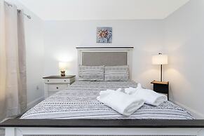 Beautiful 5Bd Single Family w/ Game Room @ 106 Lake Wilson Preserve