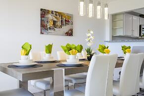 Beautiful 5Bd Single Family w/ Game Room @ 106 Lake Wilson Preserve