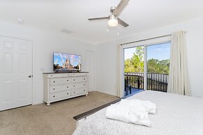 Beautiful 5Bd Single Family w/ Game Room @ 106 Lake Wilson Preserve