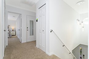 Beautiful 5Bd Single Family w/ Game Room @ 106 Lake Wilson Preserve