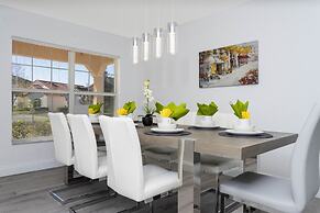 Beautiful 5Bd Single Family w/ Game Room @ 106 Lake Wilson Preserve