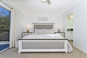 Beautiful 5Bd Single Family w/ Game Room @ 106 Lake Wilson Preserve