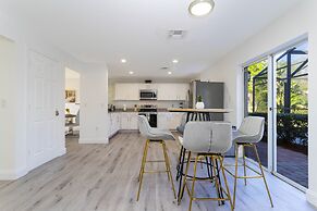 Beautiful 5Bd Single Family w/ Game Room @ 106 Lake Wilson Preserve