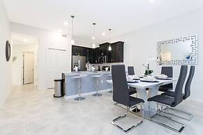 Luxury 2 Bd Close to Disney @ Champions Gate 1071