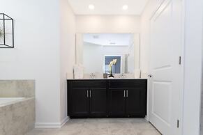 Luxury 2 Bd Close to Disney @ Champions Gate 1071