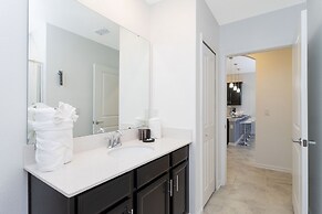 Luxury 2 Bd Close to Disney @ Champions Gate 1071