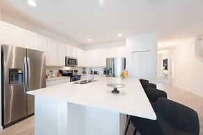 Luxury 8Bd with Pool @ Sonoma Resort 2639