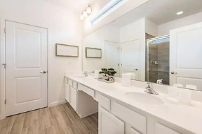 Luxury 8Bd with Pool @ Sonoma Resort 2639