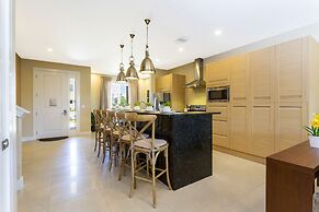 Stunning 4 Bd Close To Disney @ Magic Village 3247