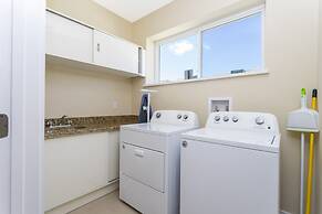 Stunning 4 Bd Close To Disney @ Magic Village 3247