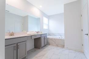 Stunning Family Friendly 5 Bd w/ Pool Close to Disney @ Storey Lake 42