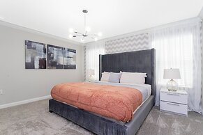 Gorgeous 4Bd Close to Disney w/ Pool @ Storey Lake 4245