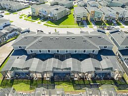 Gorgeous 4Bd Close to Disney w/ Pool @ Storey Lake 4245