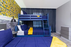 Gorgeous 4Bd Close to Disney w/ Pool @ Storey Lake 4245