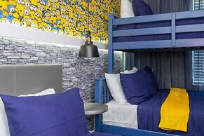 Gorgeous 4Bd Close to Disney w/ Pool @ Storey Lake 4245