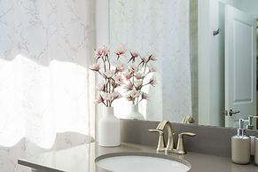 Gorgeous 4Bd Close to Disney w/ Pool @ Storey Lake 4245