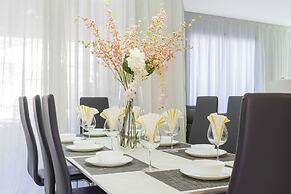 Gorgeous 4Bd Close to Disney w/ Pool @ Storey Lake 4245