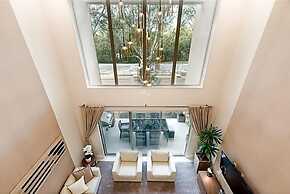 Stunning 4Bd Close to Disney @ Magic Village 7614