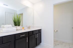 Gorgeous 5 Bd w/ Pool Close to Disney @ Champions Gate 948