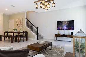 Gorgeous 5 Bd w/ Pool Close to Disney @ Champions Gate 948