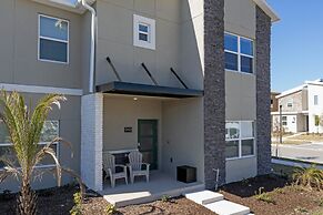 Gorgeous 5 Bd w/ Pool Close to Disney @ Champions Gate 948