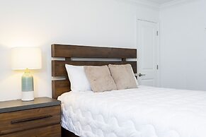 Gorgeous 5 Bd w/ Pool Close to Disney @ Champions Gate 948