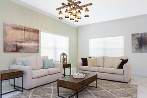 Gorgeous 5 Bd w/ Pool Close to Disney @ Champions Gate 948