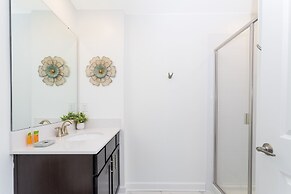 Gorgeous 5 Bd w/ Pool Close to Disney @ Champions Gate 948