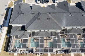 Gorgeous 5 Bd w/ Pool Close to Disney @ Champions Gate 948