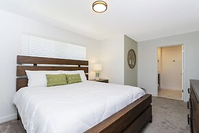 Gorgeous 5 Bd w/ Pool Close to Disney @ Champions Gate 948