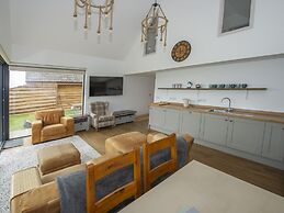 Owl Lodge