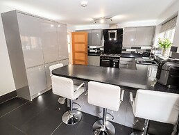 Nant House